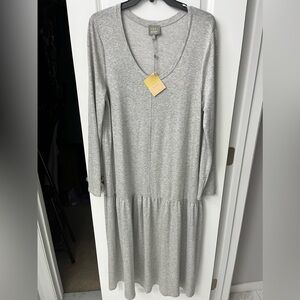 Light gray knit midi dress